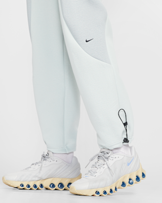 Nike Tech
