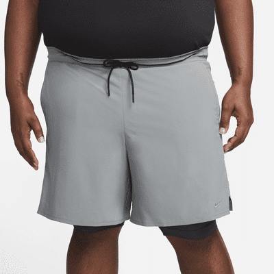 Nike Unlimited Pantalón corto versátil Dri-FIT 2 en 1 de 18 cm - Hombre