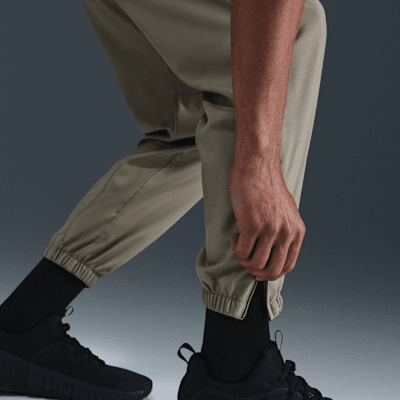 Nike Form Men's Dri-FIT Tapered Versatile Trousers