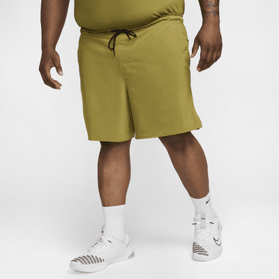 Shorts versátiles sin forro Dri-FIT de 18 cm para hombre Nike Unlimited