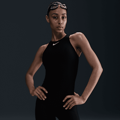 Traje de baño con piernas y cuello alto para mujer Nike Swim HydraStrong