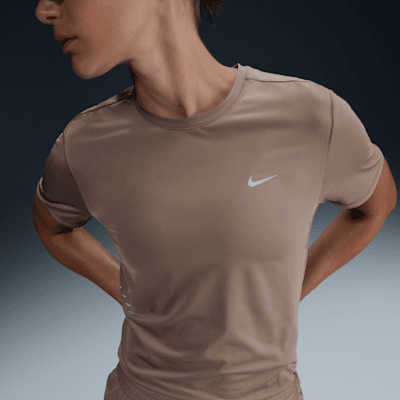 Haut de running à manches courtes Dri-FIT Nike Swift pour femme