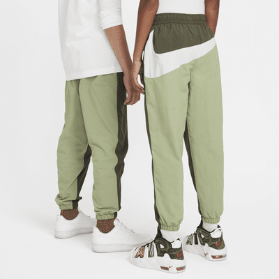 Nike Sportswear Amplify Older Kids' Woven Joggers