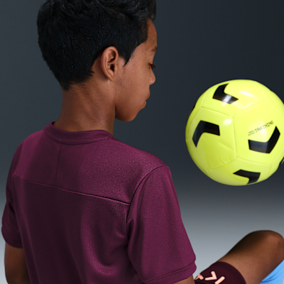 Kylian Mbappé Academy Older Kids' Nike Dri-FIT Football Short-Sleeve Top