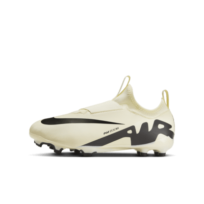 Tacos de fútbol de corte low para terrenos múltiples para niños de preescolar y grandes Nike Jr. Mercurial Vapor 15 Academy