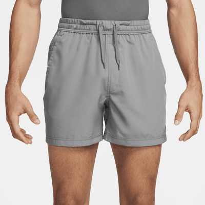 Shorts versátiles Dri-FIT de 13 cm sin forro para hombre Nike Form