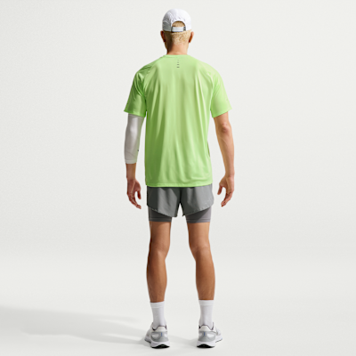 Nike Stride Dri-FIT 13 cm Hibrit Erkek Koşu Şortu görsel 5