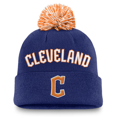 Gorro con dobladillo y pompón Nike de la MLB para hombre Cleveland Guardians Peak