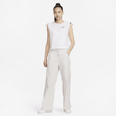 Nike Sportswear Essential Women's Woven High-Waisted Trousers