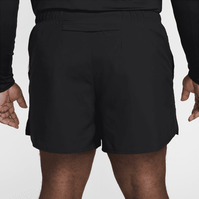 Nike Challenger Swoosh Dri-FIT hardloopshorts voor heren (13 cm)