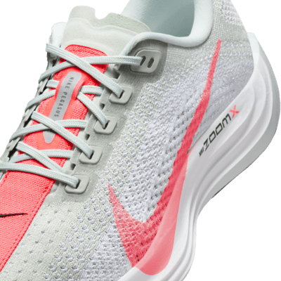 Nike Pegasus Plus hardloopschoenen voor dames (straat)