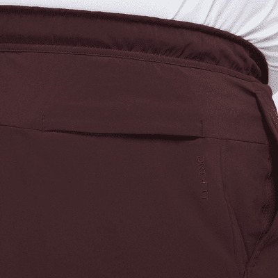 Shorts versátiles sin forro Dri-FIT de 18 cm para hombre Nike Unlimited