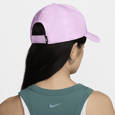 Gorra Swoosh estructurada Nike Dri-FIT Club