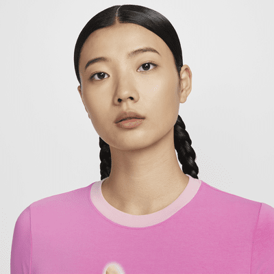 Nike Sportswear 女款合身短版 T 恤