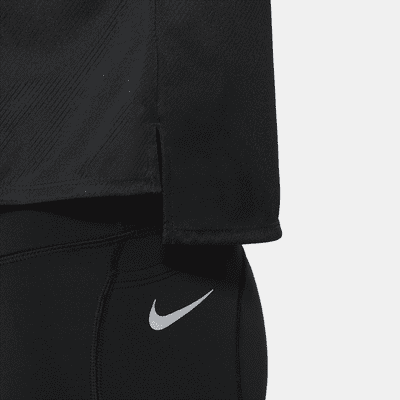 เสื้อวิ่งแขนสั้นผู้หญิง Nike Dri-FIT Swoosh