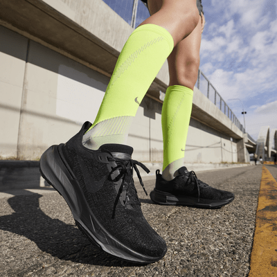 Tenis de correr en pavimento para mujer Nike Invincible 3