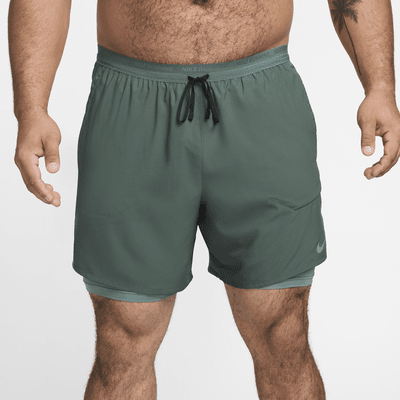 Nike Stride Dri-FIT 2-in-1-Laufshorts für Herren (ca. 18 cm)