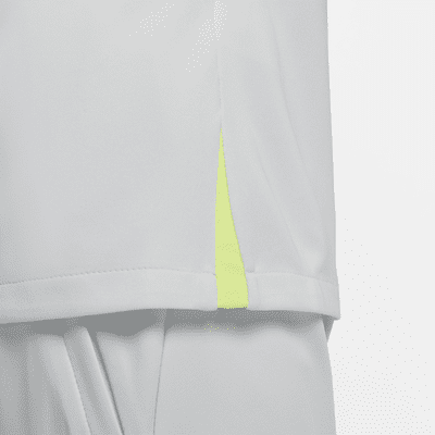 Nike Dri-FIT Strike Men's Short-Sleeve Football Top. Nike IL