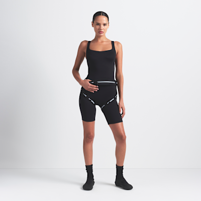 NikeSKIMS Matte Samarreta de tirants d'escot recte - Dona