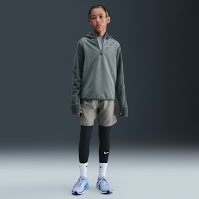 Playera con cierre de 1/4 Therma-FIT para niños Nike