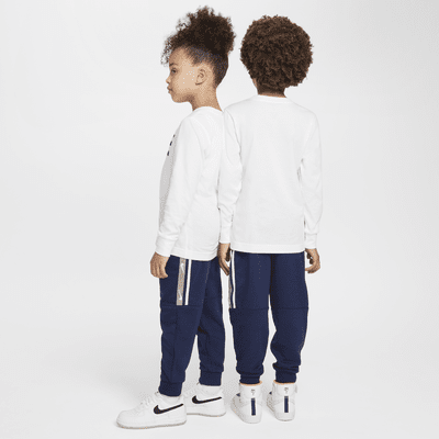 Conjunto de pants de 2 piezas para preescolar Nike Sportswear Club