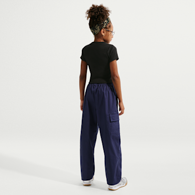 Dopasowany T-shirt o skróconym kroju ze ściągaczem dla dużych dzieci (dziewcząt) Nike Sportswear