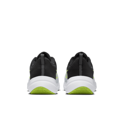 Tenis de correr en pavimento para hombre Nike Downshifter 12