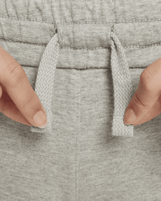 Nike Sportswear Club