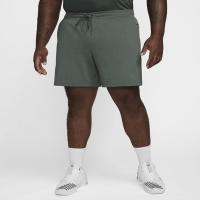 Shorts Dri-FIT de 18 cm sin forro con protección UV versátiles para hombre Nike Primary