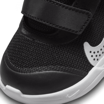 Nike Omni Multi-Court Schuh für Babys und Kleinkinder