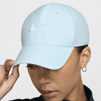 Gorra Swoosh estructurada Nike Dri-FIT Club