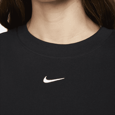 Sportswear Essentials T-Shirt. Nike.com