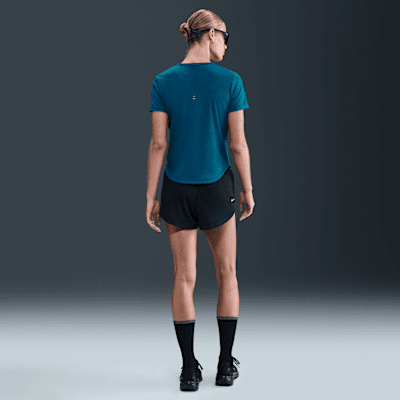 Playera de correr de manga corta Dri-FIT para mujer Nike Tempo Swoosh Run