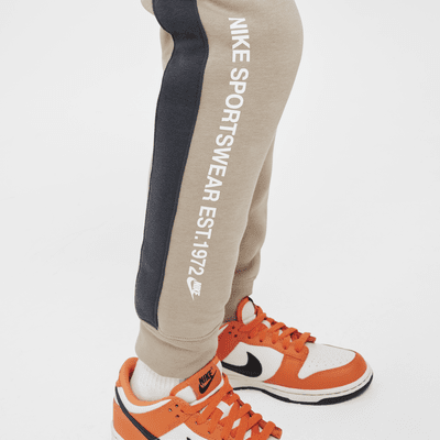 Bojówki dla dużych dzieci (chłopców) Nike Sportswear Standard Issue