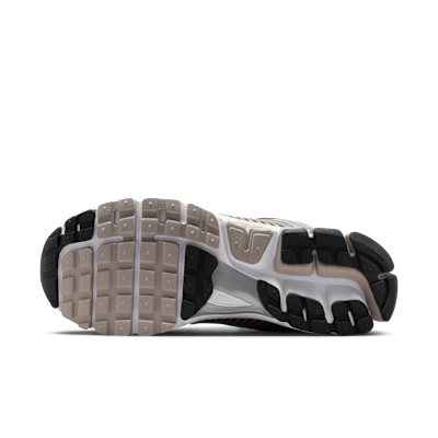Nike Zoom Vomero 5 Men's Shoes