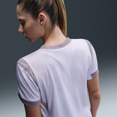 Damska koszulka piłkarska Nike Dri-FIT Norwegia Stadium 2025 (drużyna kobiet) (wersja wyjazdowa) – replika
