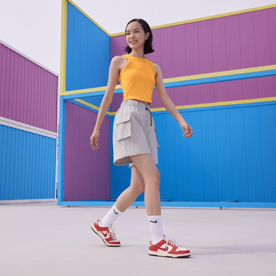 Nike Sportswear Essential 女款梭織高腰短褲