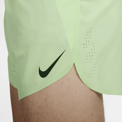 Shorts de correr Dri-FIT ADV de 10 cm con forro de ropa interior para hombre Nike AeroSwift