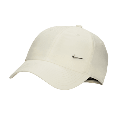 Nike Dri-FIT Club Unstructured Metal Swoosh Cap