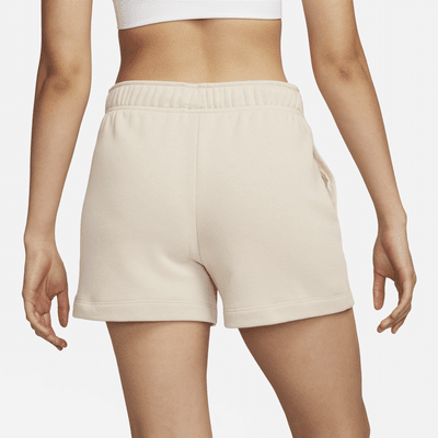 Shorts con gráfico de tiro medio para mujer Nike Sportswear Club Fleece