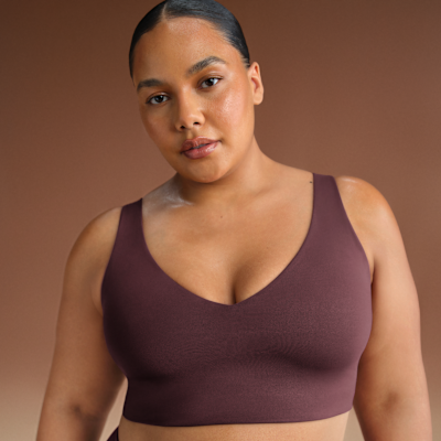 NikeSKIMS Matte Women's V-Neck Long-Line Bra