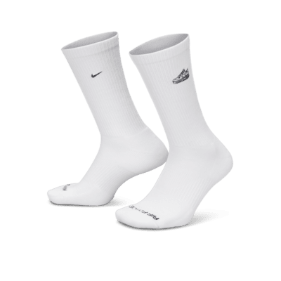 Meias de cano médio com amortecimento Nike Everyday Plus (1 par)