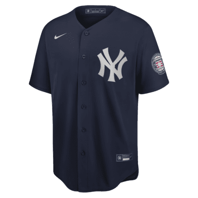 Outerstuff Derek Jeter New York Yankees #2 Youth Size 8-20 Player Home Hall of Fame Jersey