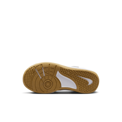 Bota Nike Omni Multi-Court pro malé děti