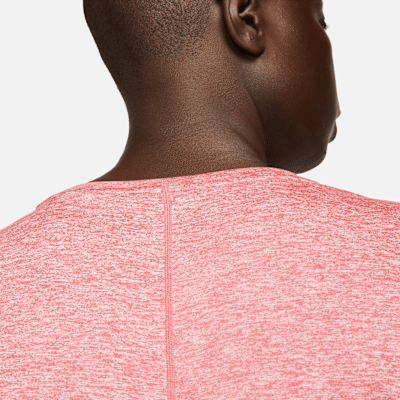 Playera de manga corta y ajuste estándar para mujer Nike Dri-FIT One