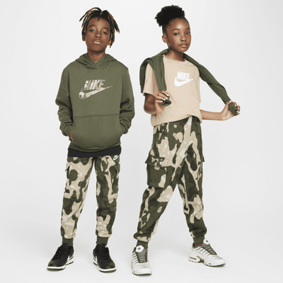 Pants cargo camuflajeados para niños talla grande Nike Sportswear Club Fleece