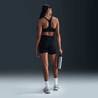 Nike Universa Shorts de ciclismo con bolsillos de 13 cm de tiro alto y media sujeción para mujer