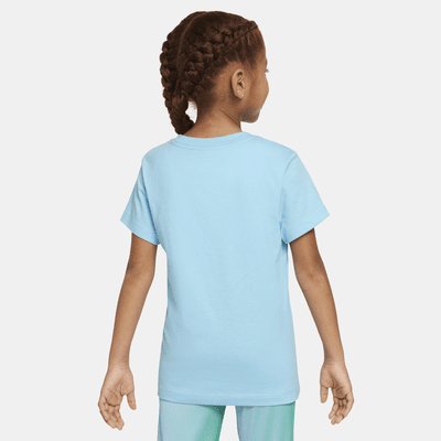 Playera estampada para niños talla pequeña Nike Happy Camper