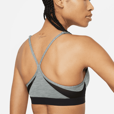 Bra deportivo de baja sujeción acolchado con cuello en V para mujer Nike Indy