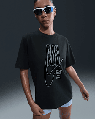 Женская футболка Nike Oversized Short-Sleeve Graphic